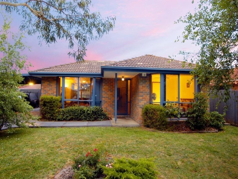 7 Wildwood Walk, Croydon South VIC 3136