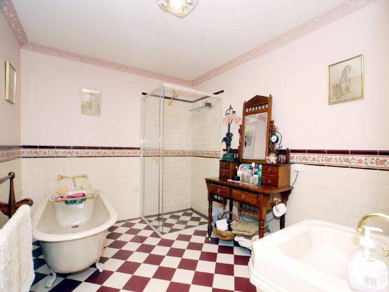 230 Cambridge Road , Kilsyth VIC 3137