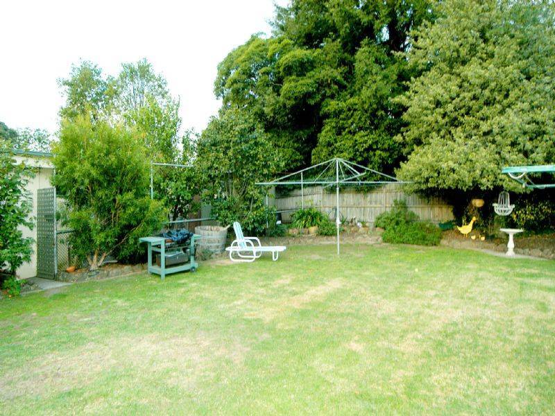11 Aminga Court, Croydon VIC 3136
