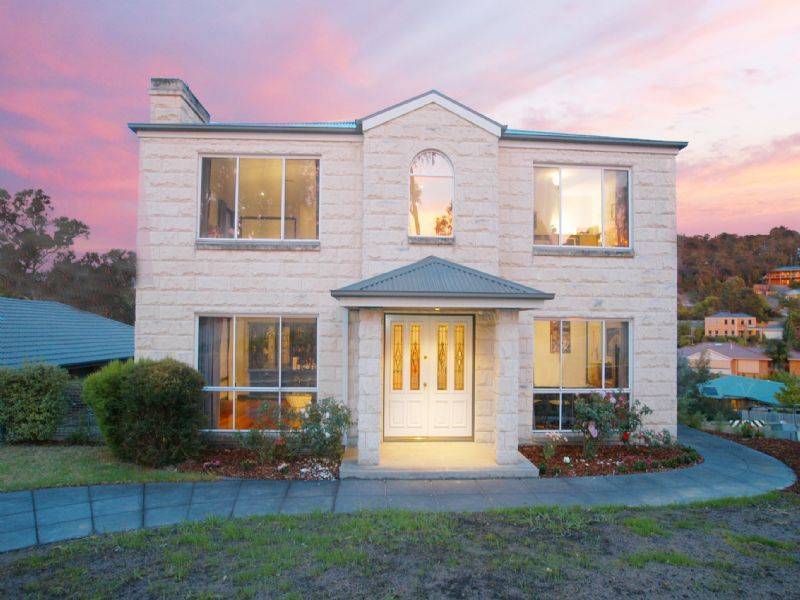 25 Bronte Court, Croydon North VIC 3136