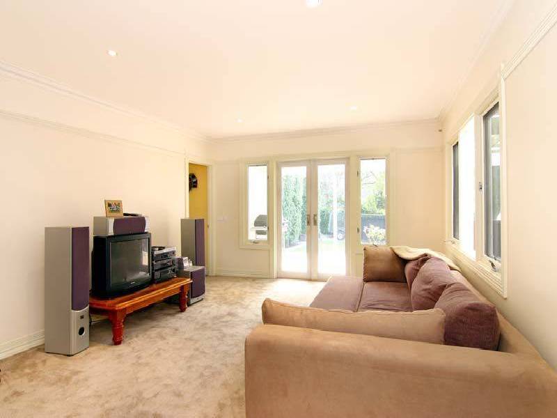 33 Smith Avenue, Croydon VIC 3136