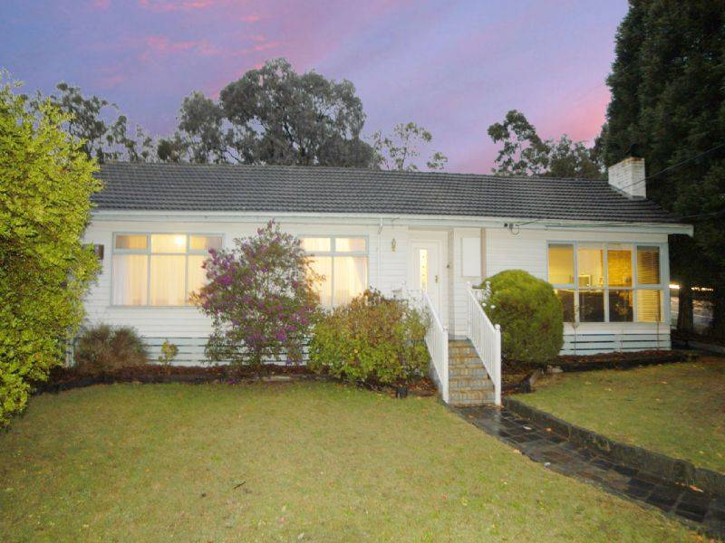 2 Mariana Avenue, Croydon South VIC 3136