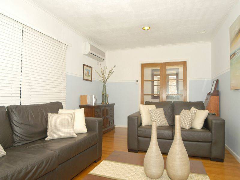 2 Mariana Avenue, Croydon South VIC 3136