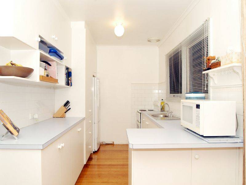 2 Mariana Avenue, Croydon South VIC 3136