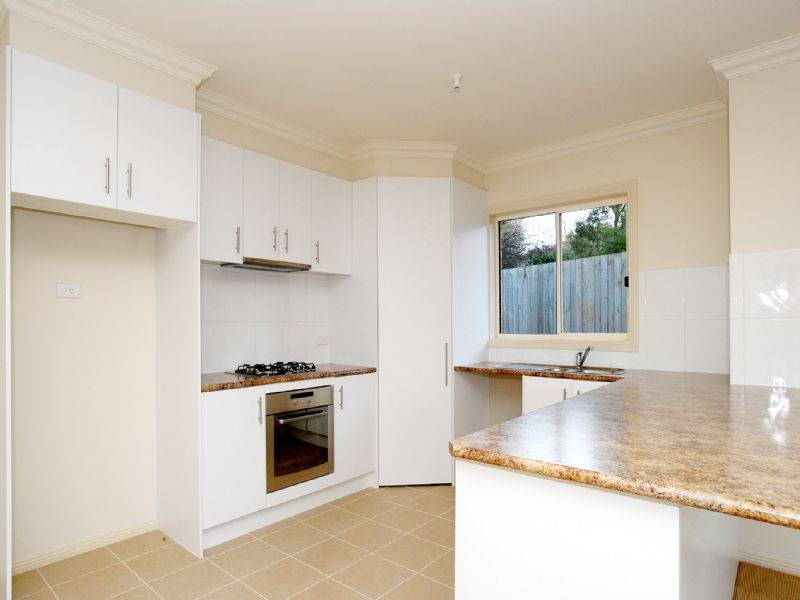 10A Wainwright Avenue, Mooroolbark VIC 3138