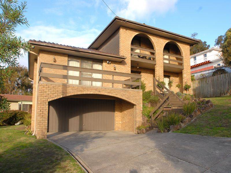 42 Walnut Drive, Kilsyth VIC 3137
