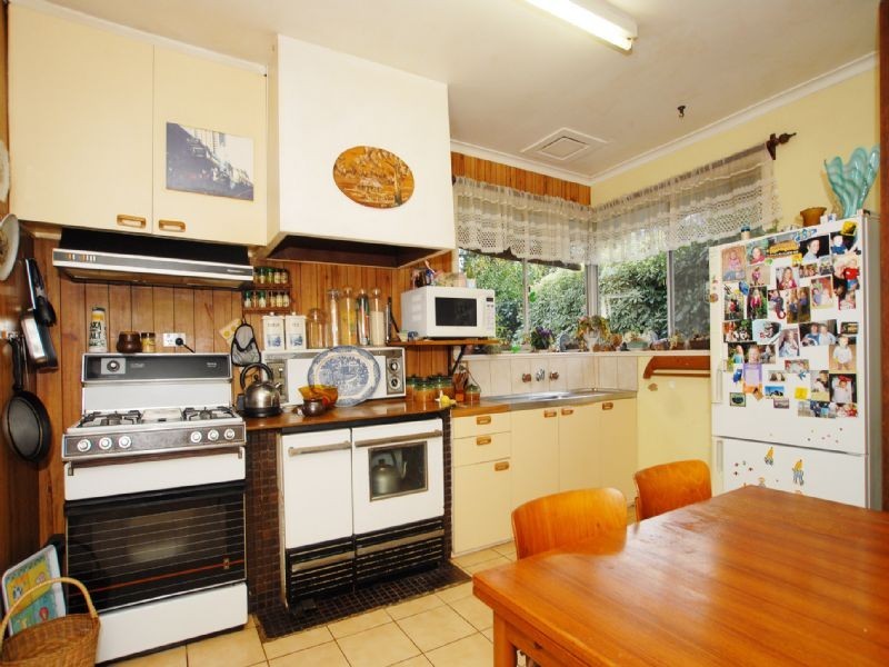 13 Farnley Street, Croydon VIC 3136