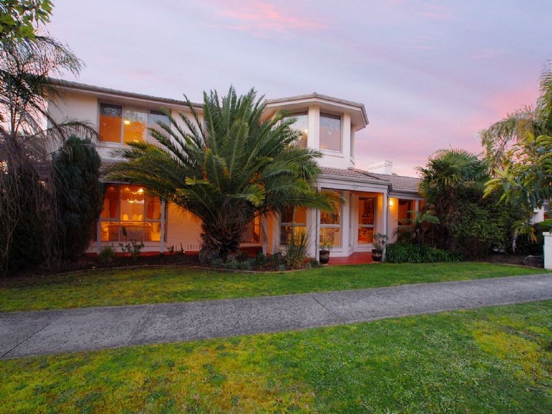 16 Rivergum Drive, Croydon North VIC 3136