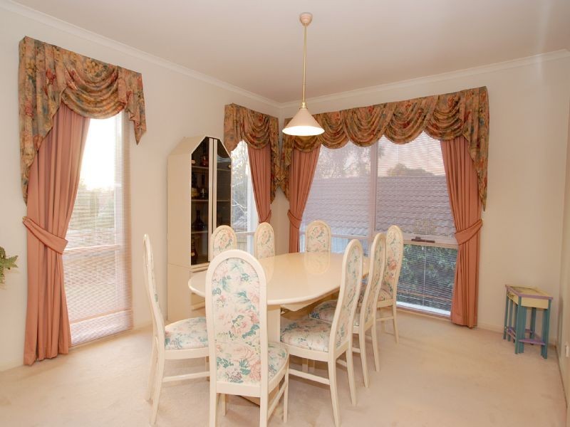 16 Rivergum Drive, Croydon North VIC 3136