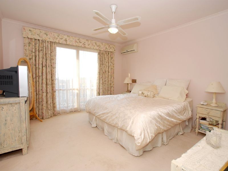 16 Rivergum Drive, Croydon North VIC 3136