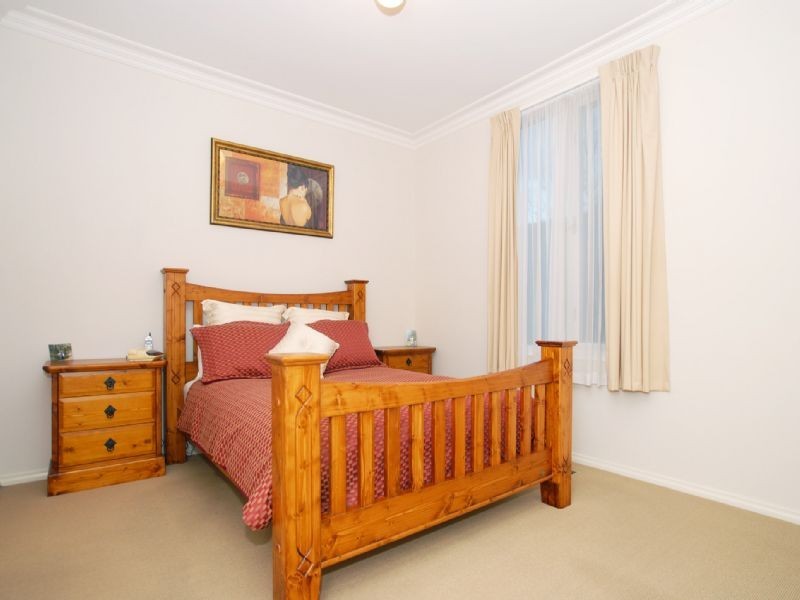 4/5A Taylor Road, Croydon VIC 3136