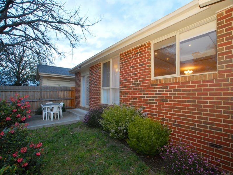 4/5A Taylor Road, Croydon VIC 3136