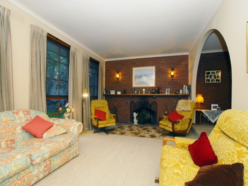 21 Columbia Avenue, Croydon VIC 3136