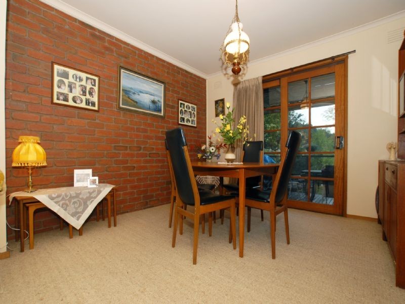 21 Columbia Avenue, Croydon VIC 3136