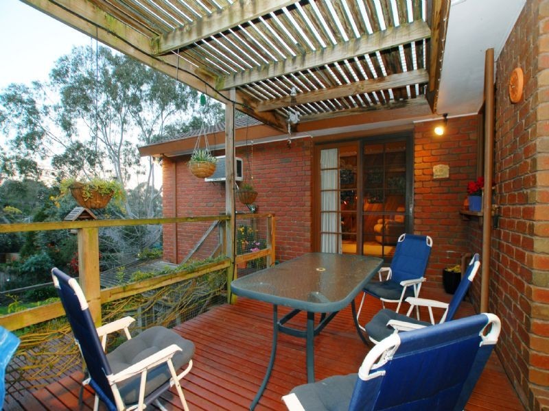 21 Columbia Avenue, Croydon VIC 3136