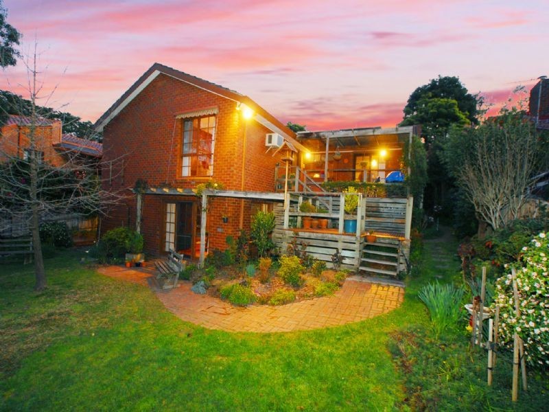 21 Columbia Avenue, Croydon VIC 3136