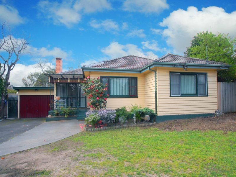 12 Diane Crescent, Mooroolbark VIC 3138