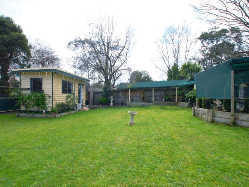 12 Diane Crescent, Mooroolbark VIC 3138