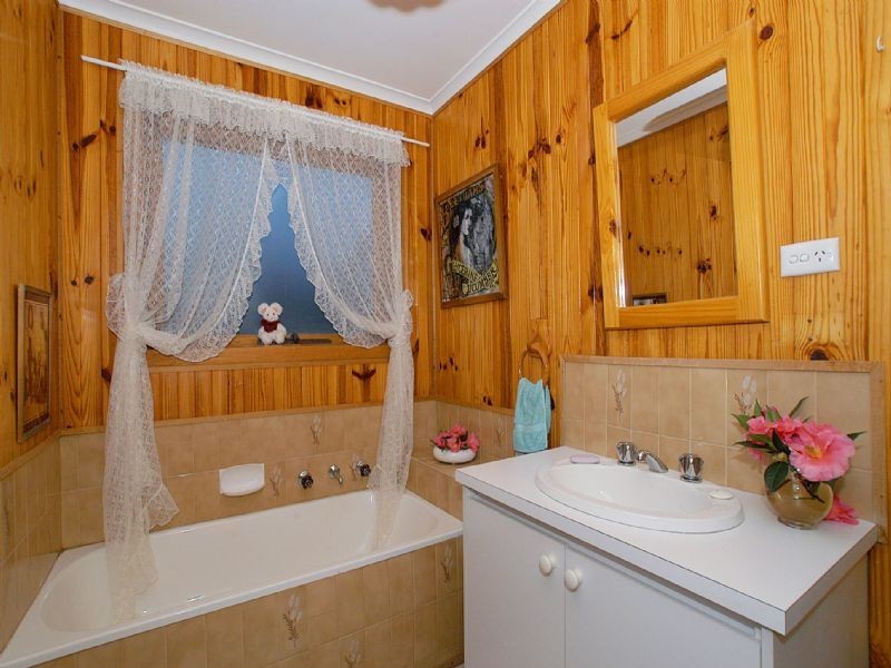 33  Sugarloaf Drive, Chirnside Park VIC 3116