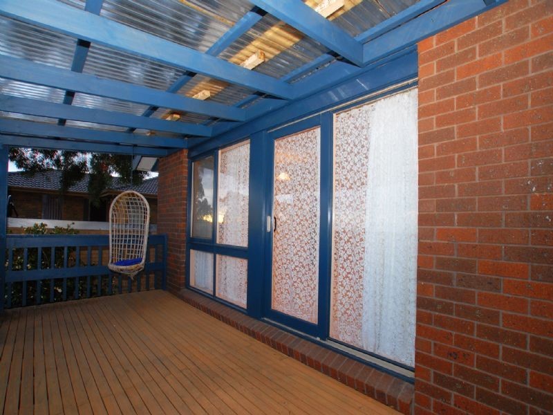19 Autumn Grove, Mooroolbark VIC 3138