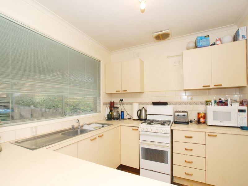 1/2 Plymouth Road, Croydon Hills VIC 3136