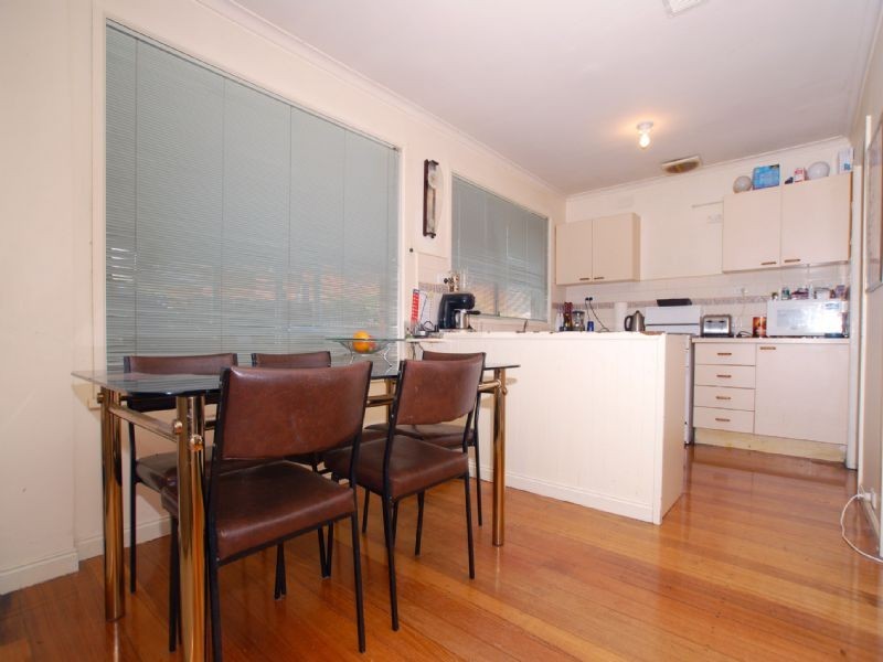 1/2 Plymouth Road, Croydon Hills VIC 3136