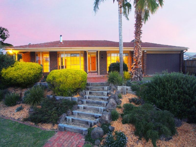 9 The Loch, Croydon Hills VIC 3136