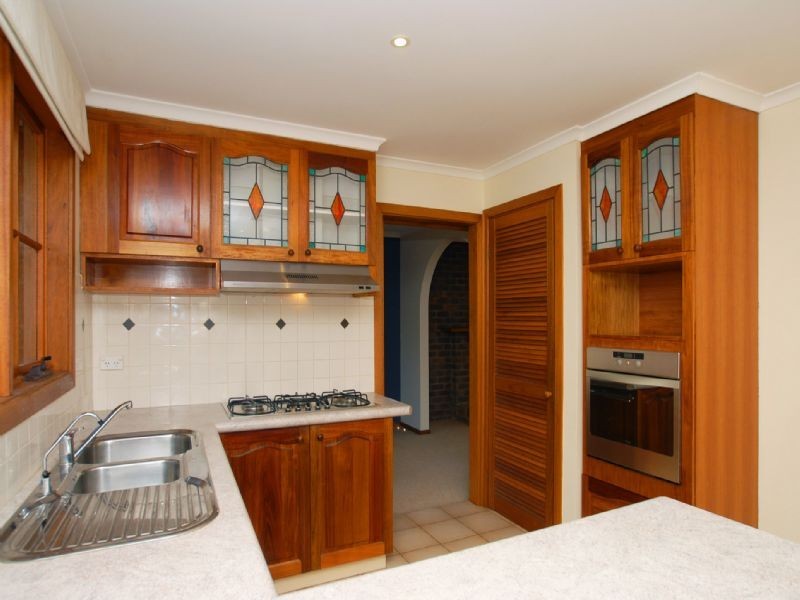 9 The Loch, Croydon Hills VIC 3136