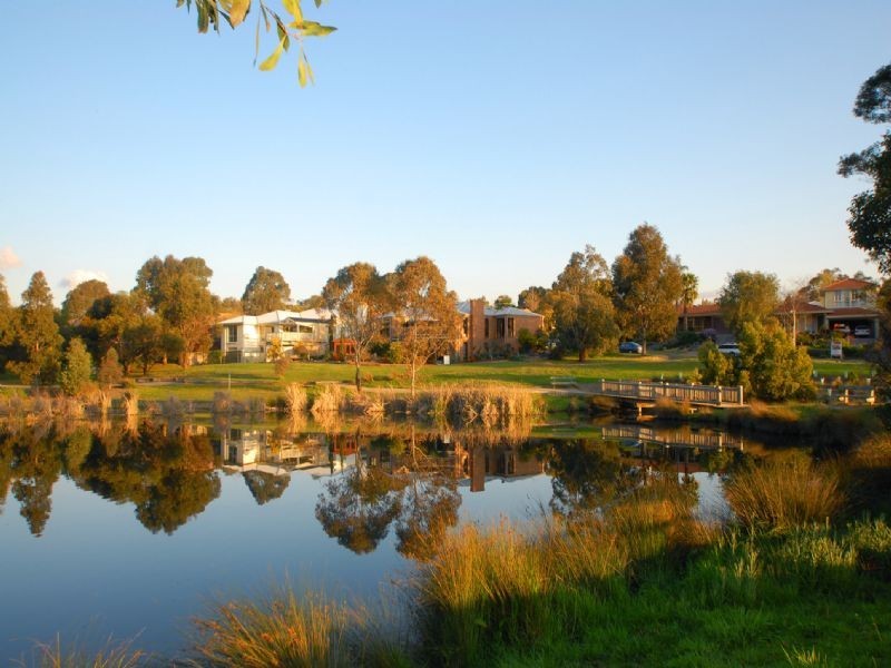 9 The Loch, Croydon Hills VIC 3136