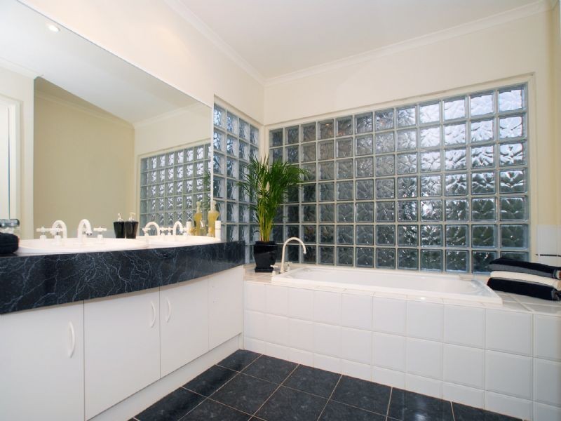 11 Bronte Court, Croydon North VIC 3136