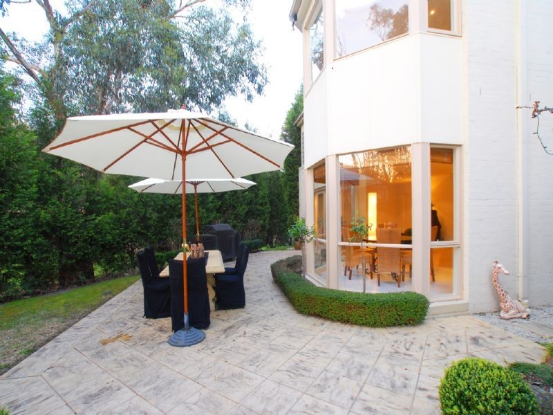 11 Bronte Court, Croydon North VIC 3136