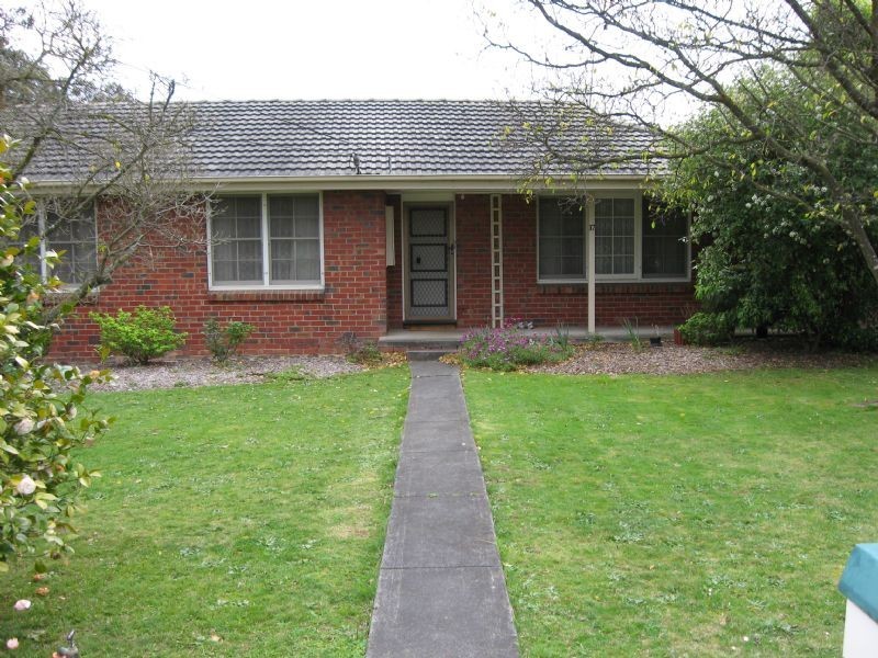 17 Hawthory Road, Kilsyth VIC 3137