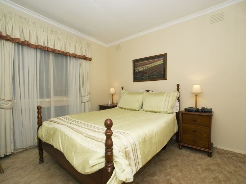 5 Emora Street, Croydon VIC 3136