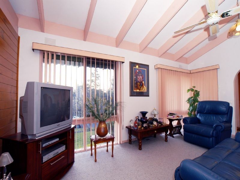 6 Woodpecker Pass, Chirnside Park VIC 3116