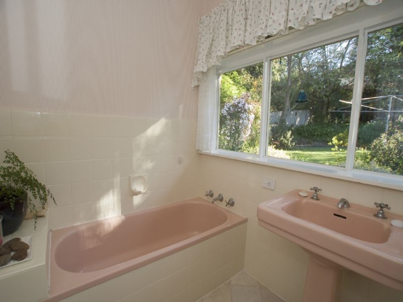 10 Vasey Concourse , Ringwood East VIC 3135