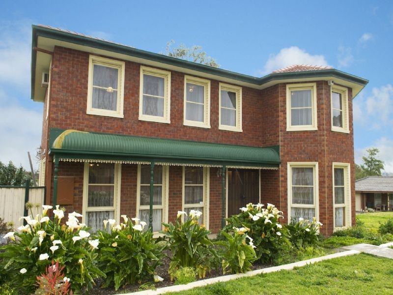 31 Mulduri Crescent, Croydon South VIC 3136
