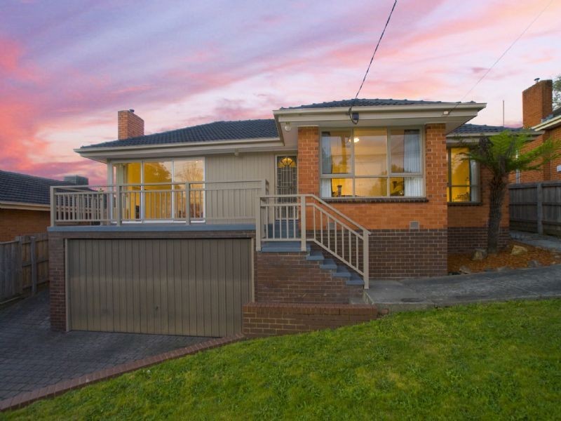 8 Shirley Street, Mooroolbark VIC 3138