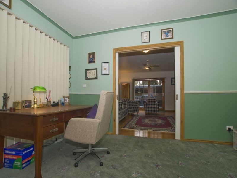 23  Ross Road, Croydon VIC 3136