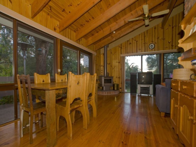 17 Chestnut Court, Montrose VIC 3765