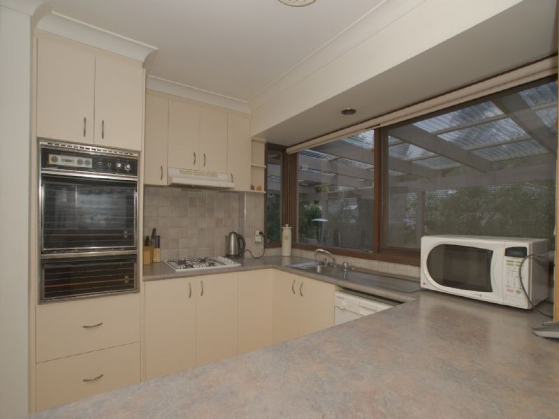 17 Chestnut Court, Montrose VIC 3765