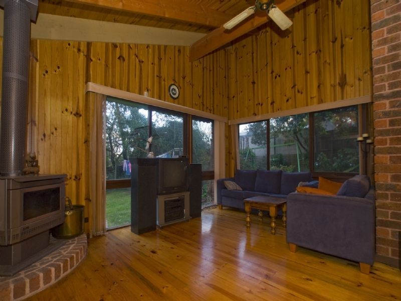 17 Chestnut Court, Montrose VIC 3765