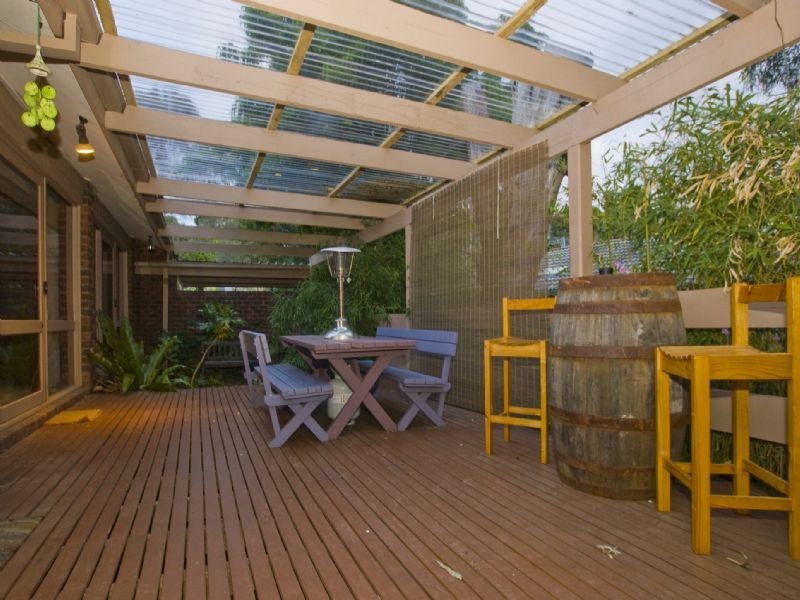 17 Chestnut Court, Montrose VIC 3765