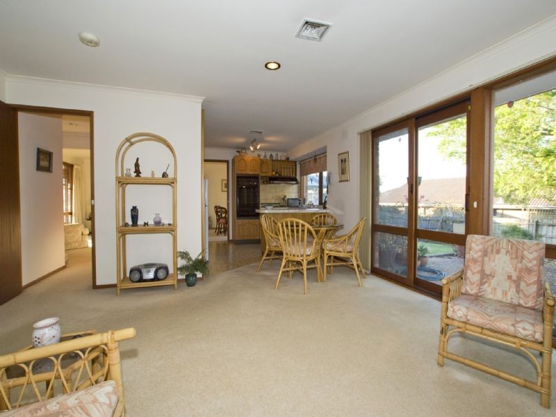 56 Narr Maen Drive, Croydon Hills VIC 3136