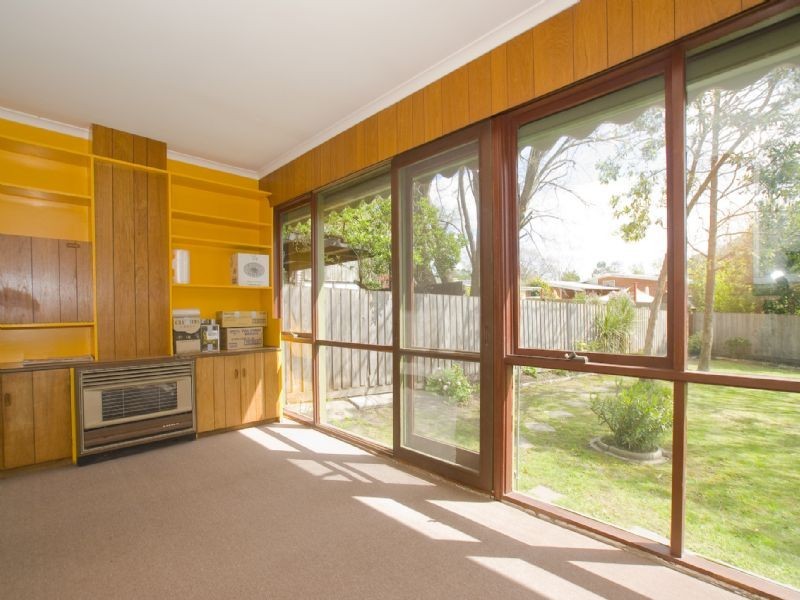 1 Kaneira Avenue, Croydon VIC 3136