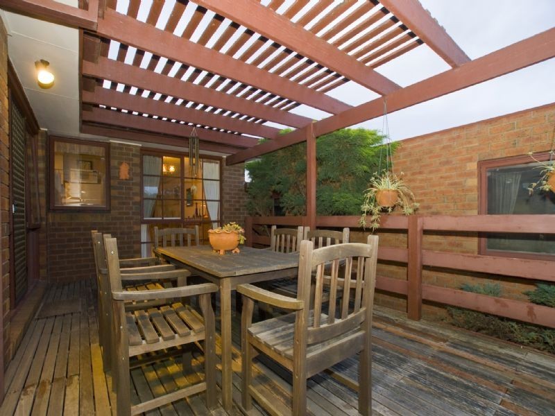 2 Biak Place, Croydon North VIC 3136