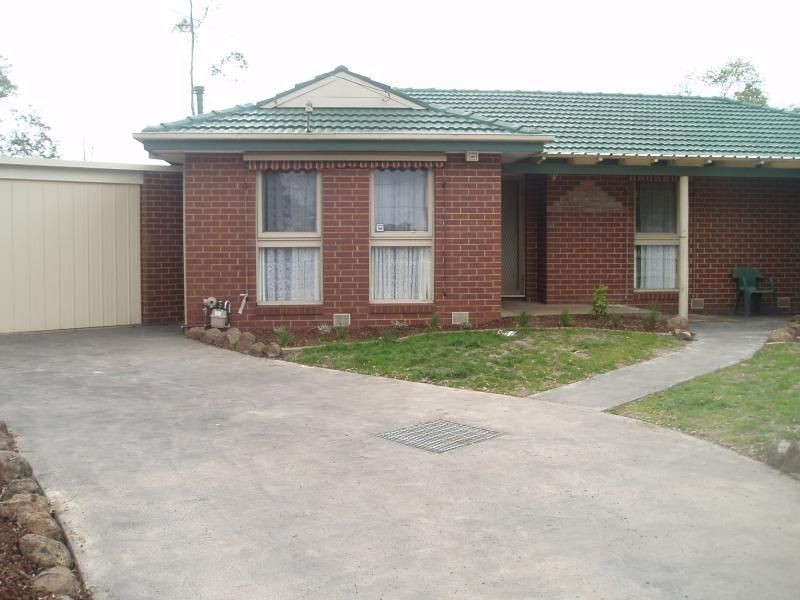 1/3 Monaro Court, Mooroolbark VIC 3138