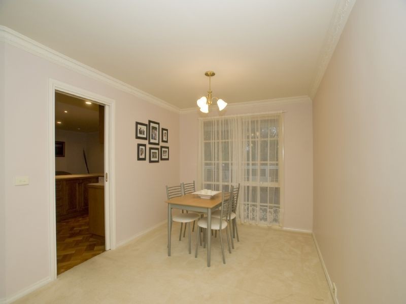 6 Dewpond Walk, Croydon South VIC 3136