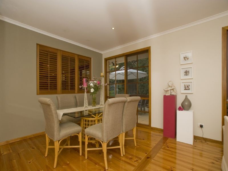 5 Samuel Beavis Place, Croydon Hills VIC 3136