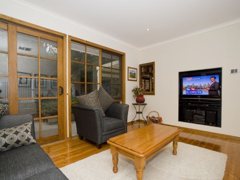 5 Samuel Beavis Place, Croydon Hills VIC 3136