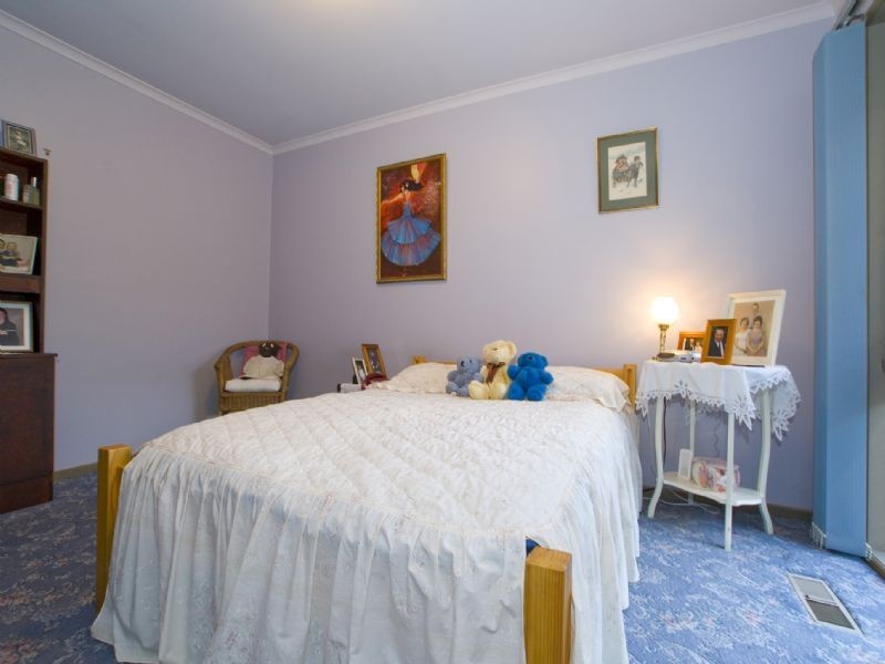 70 Settlers Hill Crescent, Croydon Hills VIC 3136